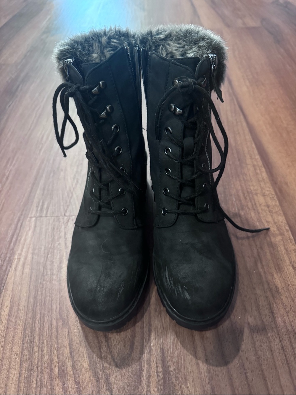 Women's Black Faux-Fur Lined Lace-Up Winter Boots